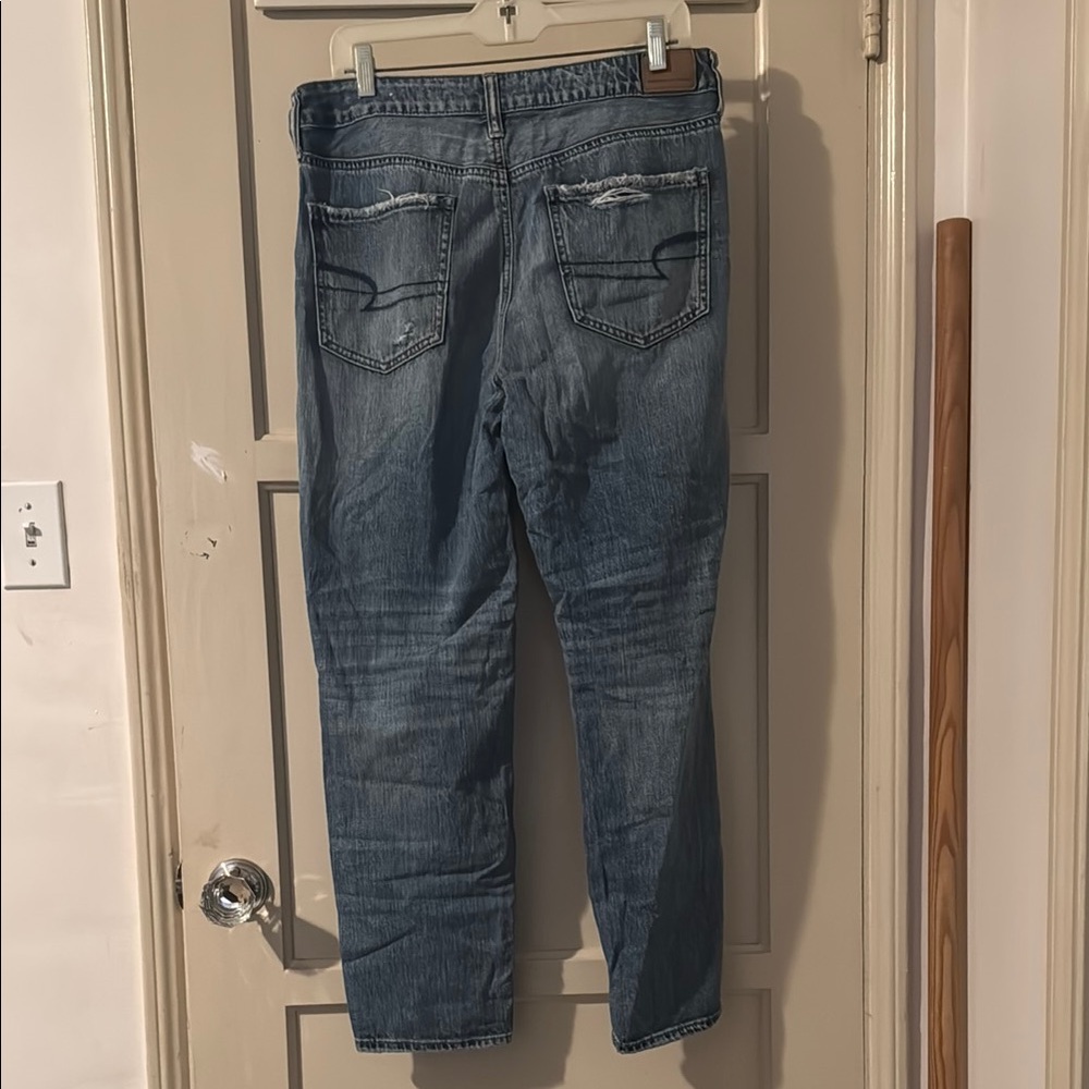 American Eagle Outfitters Relaxed Ripped Blue Jeans - Picture 3 of 4